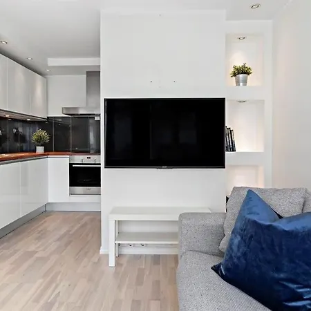 Modern In Quiet Area, Minutes From Center * 卑爾根